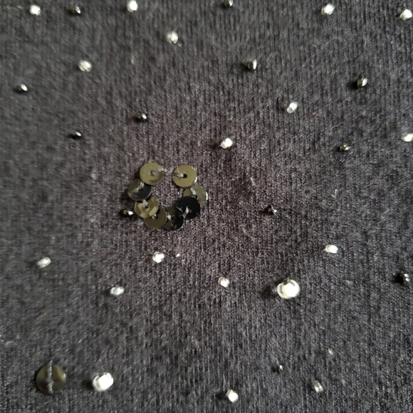 BCBGMAXAZRIA  Sequin and Bugle Bead Front Black V-Neck Long Sleeve Sweater Sz M - Picture 2 of 6